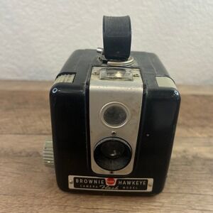 Vintage Kodak Brownie Hawkeye Flash Model Camera Bakelite 620 Film Retro 1950s
